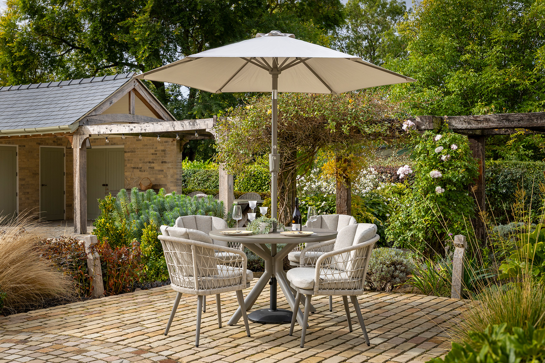Aries 4 seat Round Dining Set